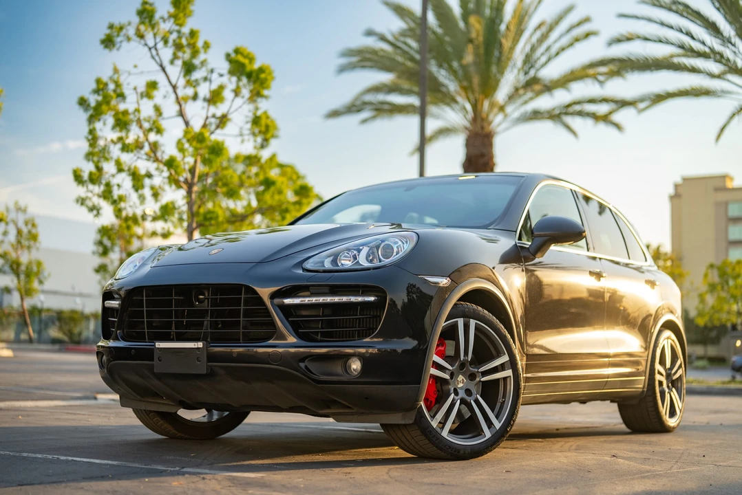 2012 Porsche 958 Cayenne Turbo - Image 2 of 31