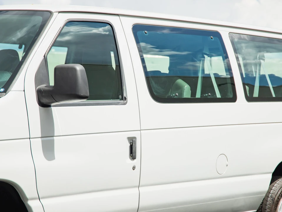 2013 Ford Econoline Van - Image 28 of 31