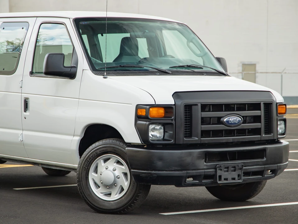 2013 Ford Econoline Van - Image 23 of 31
