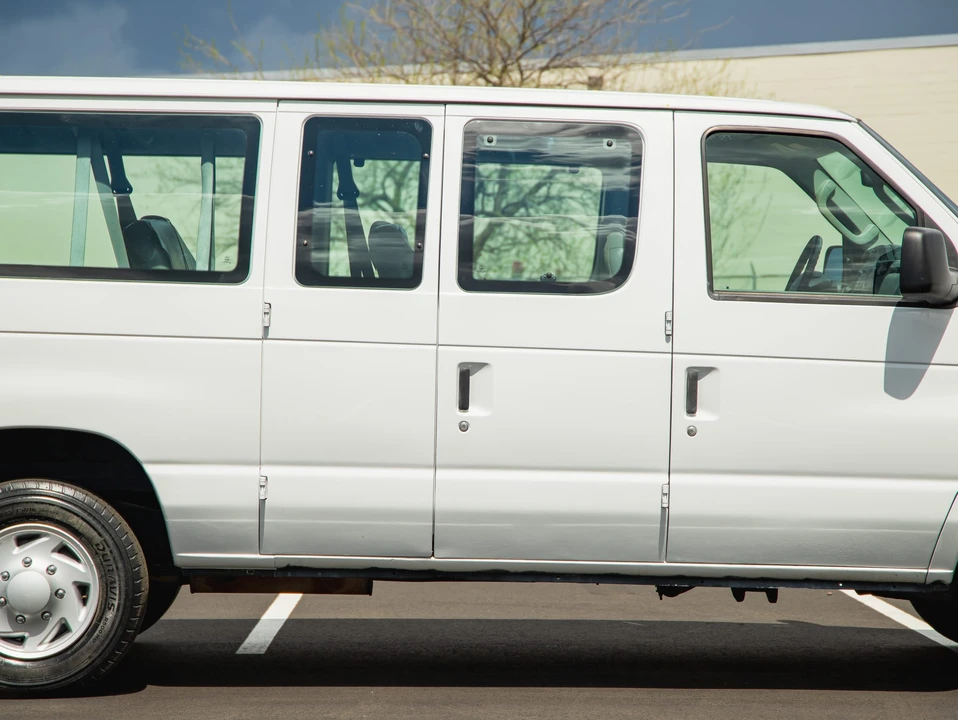 2013 Ford Econoline Van - Image 20 of 31