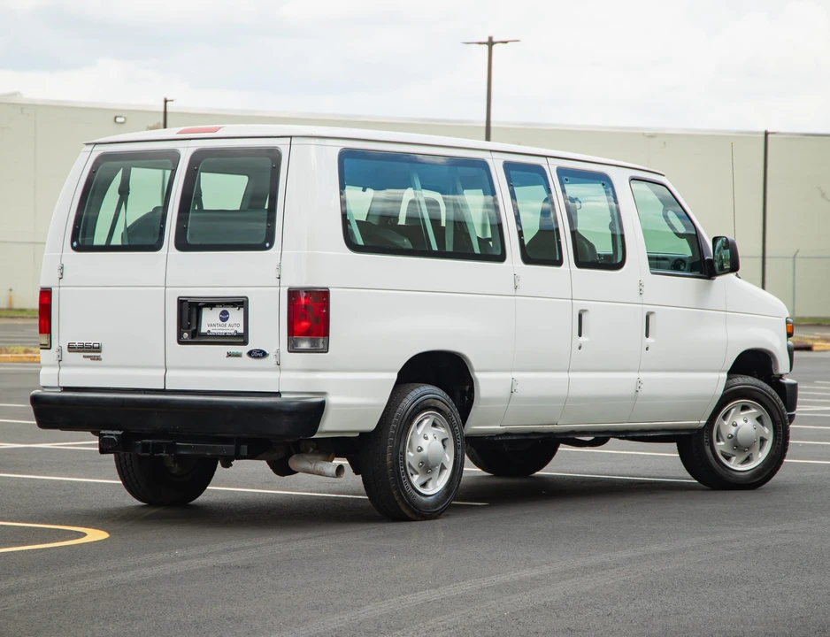 2013 Ford Econoline Van - Image 6 of 31
