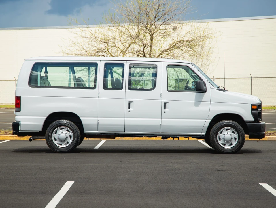 2013 Ford Econoline Van - Image 7 of 31