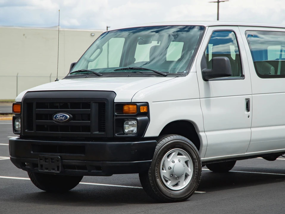 2013 Ford Econoline Van - Image 10 of 31