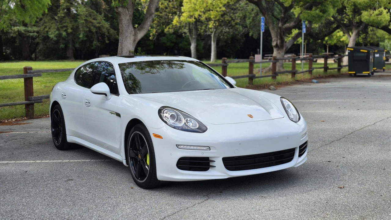 2014 Porsche 970 Panamera S - Image 14 of 31