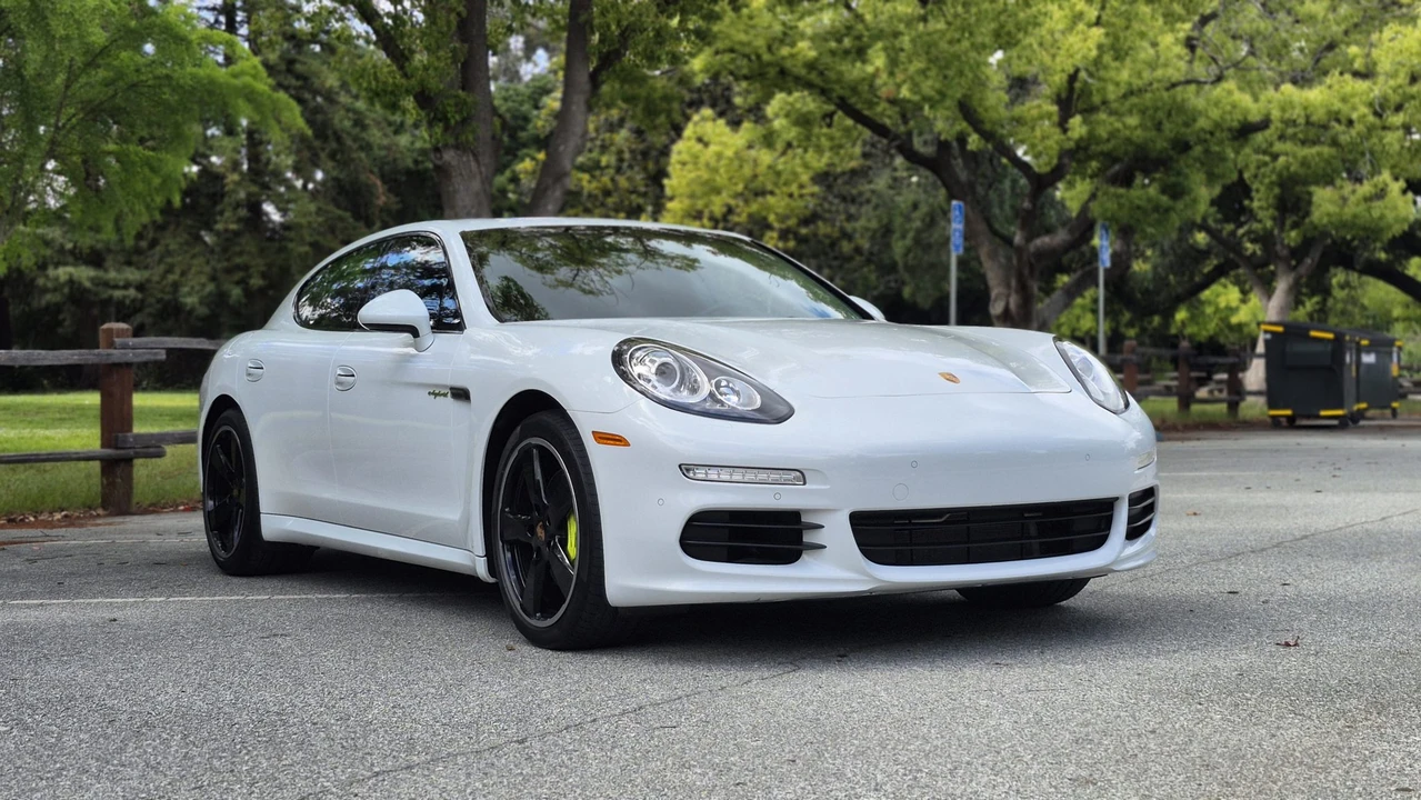 2014 Porsche 970 Panamera S - Image 15 of 31