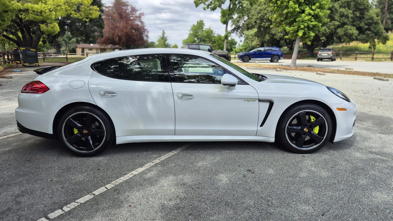2014 Porsche 970 Panamera S - Image 11 of 31