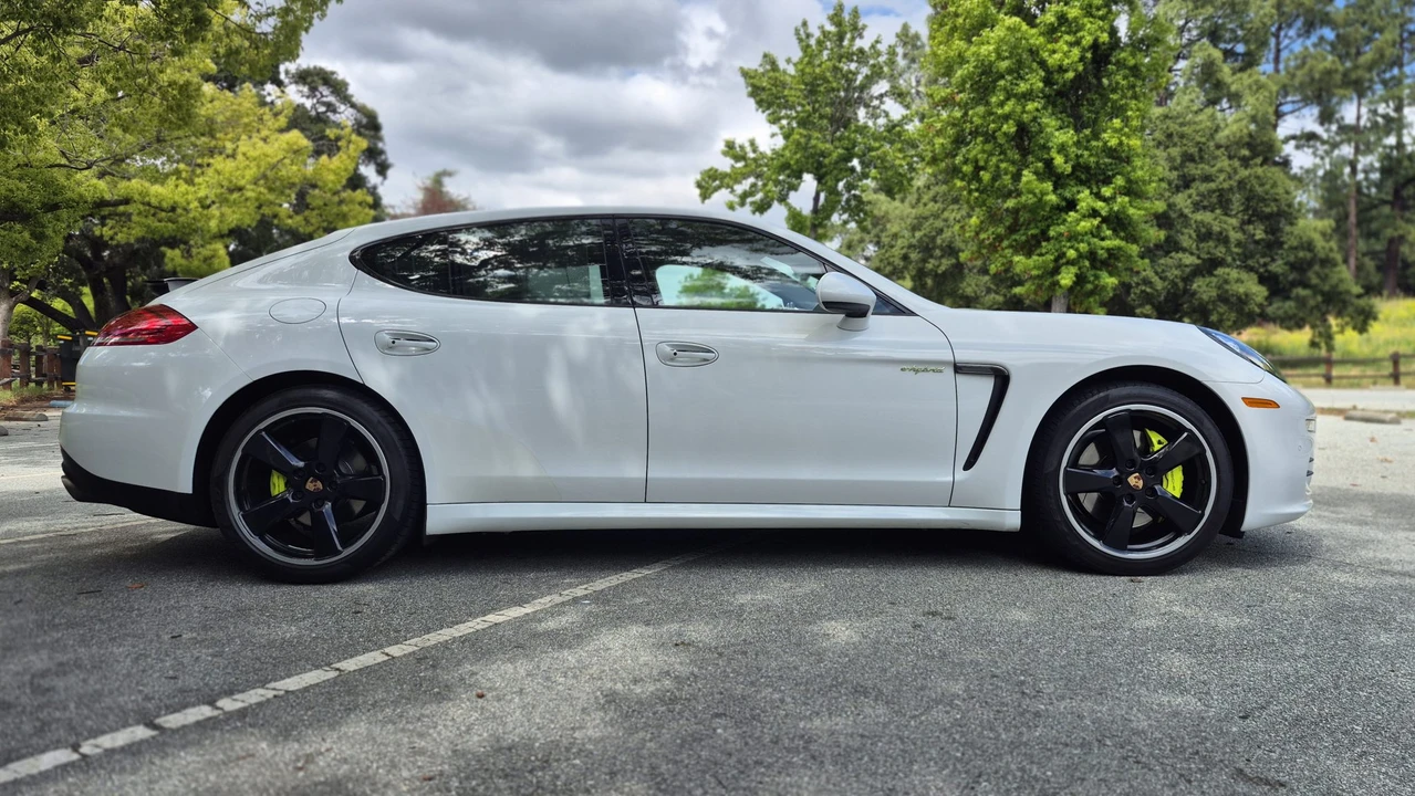2014 Porsche 970 Panamera S - Image 12 of 31