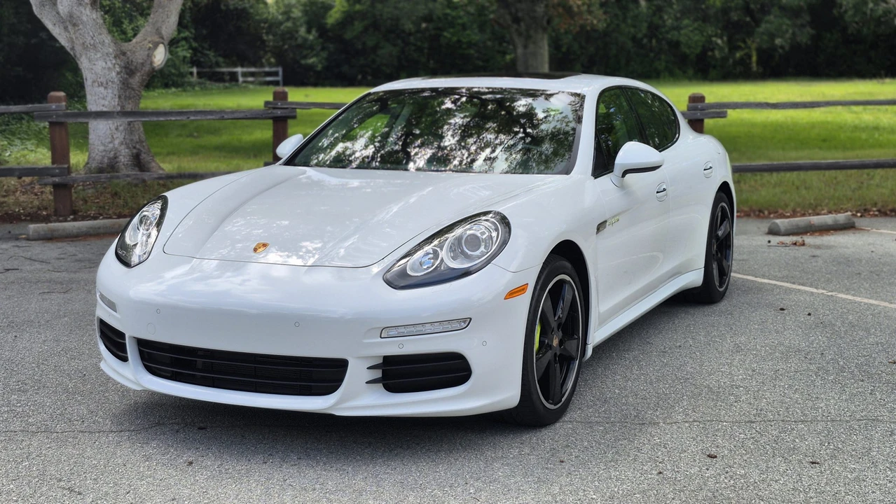 2014 Porsche 970 Panamera S - Image 5 of 31