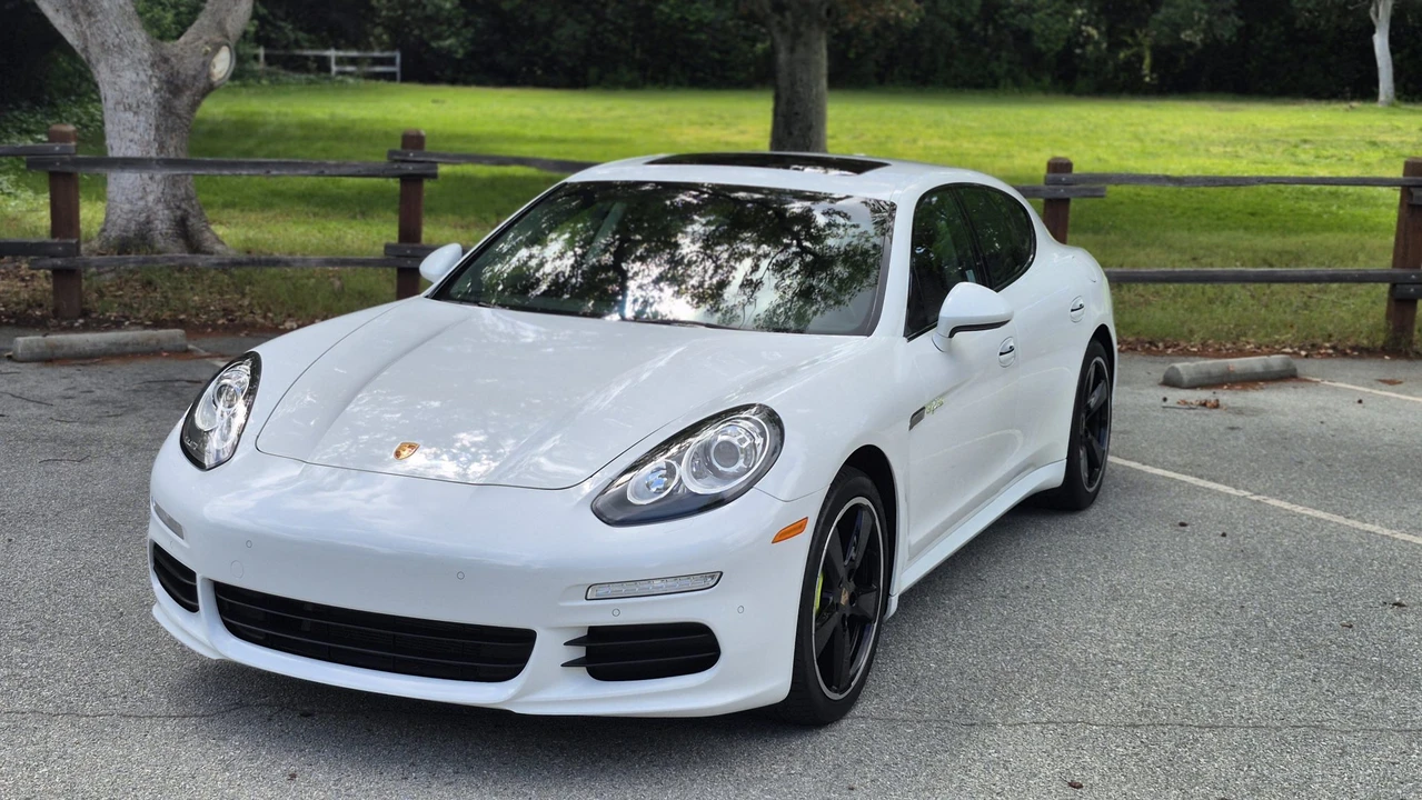 2014 Porsche 970 Panamera S - Image 4 of 31