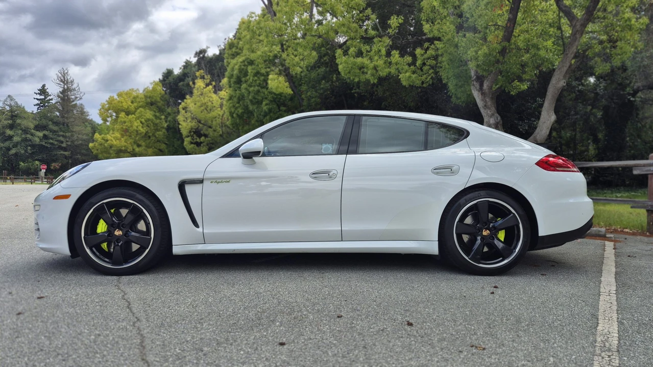 2014 Porsche 970 Panamera S - Image 9 of 31