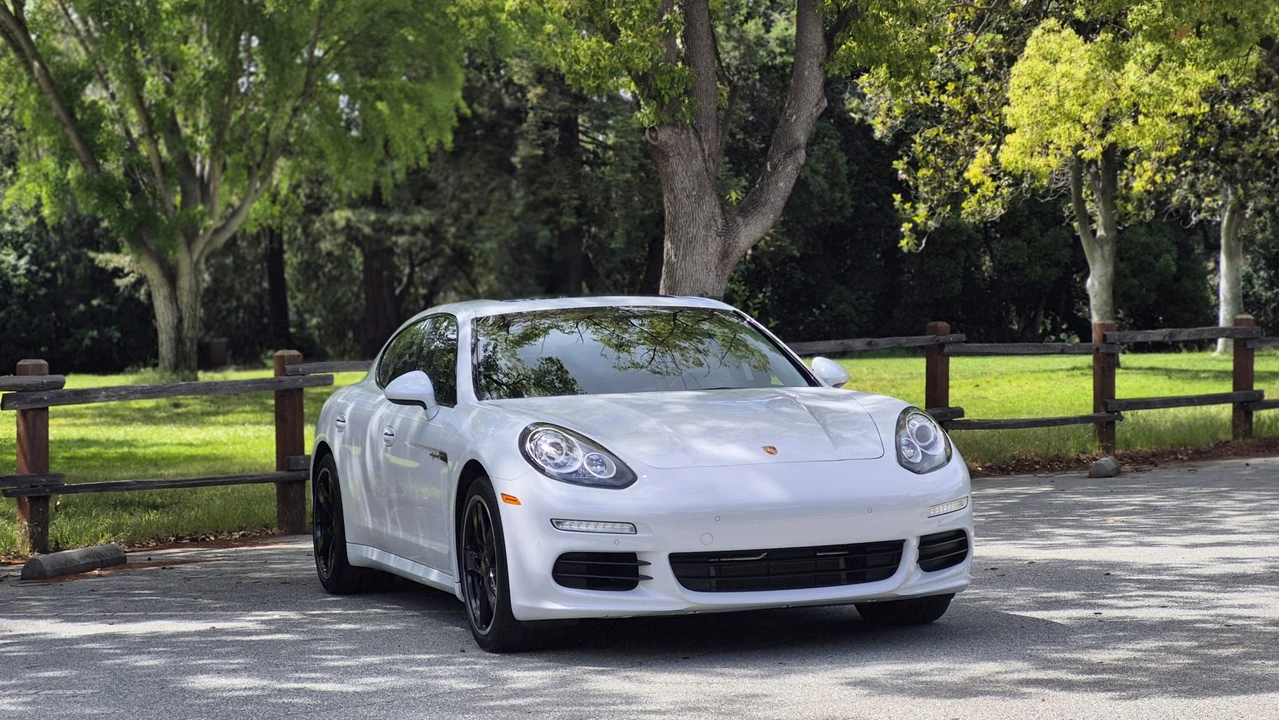 2014 Porsche 970 Panamera S - Image 17 of 31