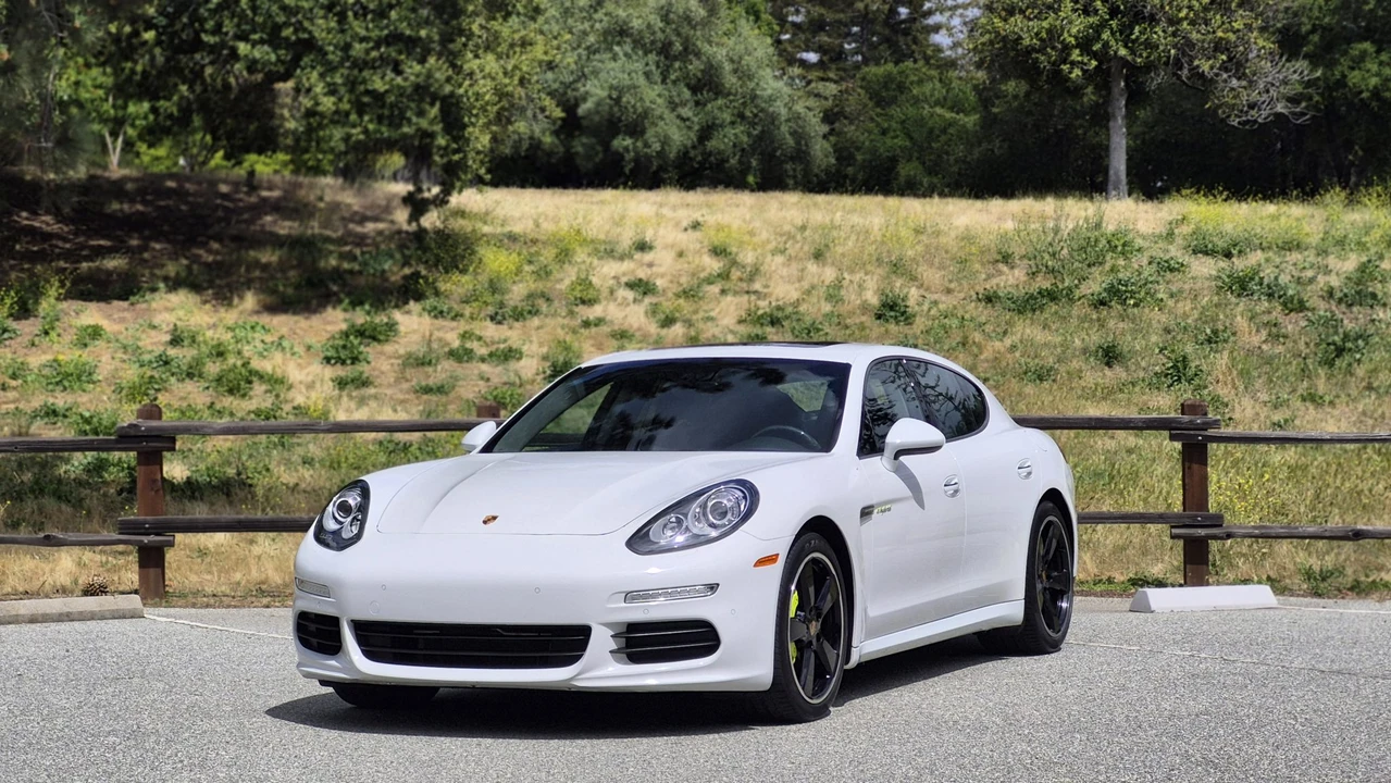 2014 Porsche 970 Panamera S - Image 23 of 31