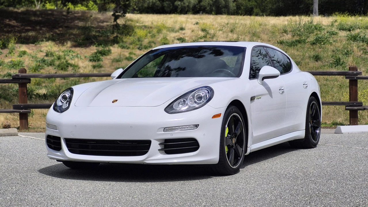 2014 Porsche 970 Panamera S - Image 27 of 31