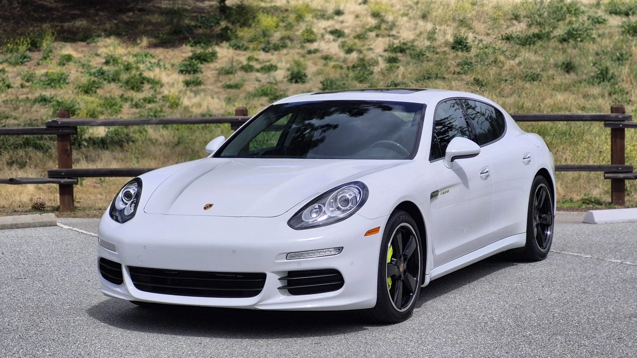 2014 Porsche 970 Panamera S - Image 25 of 31