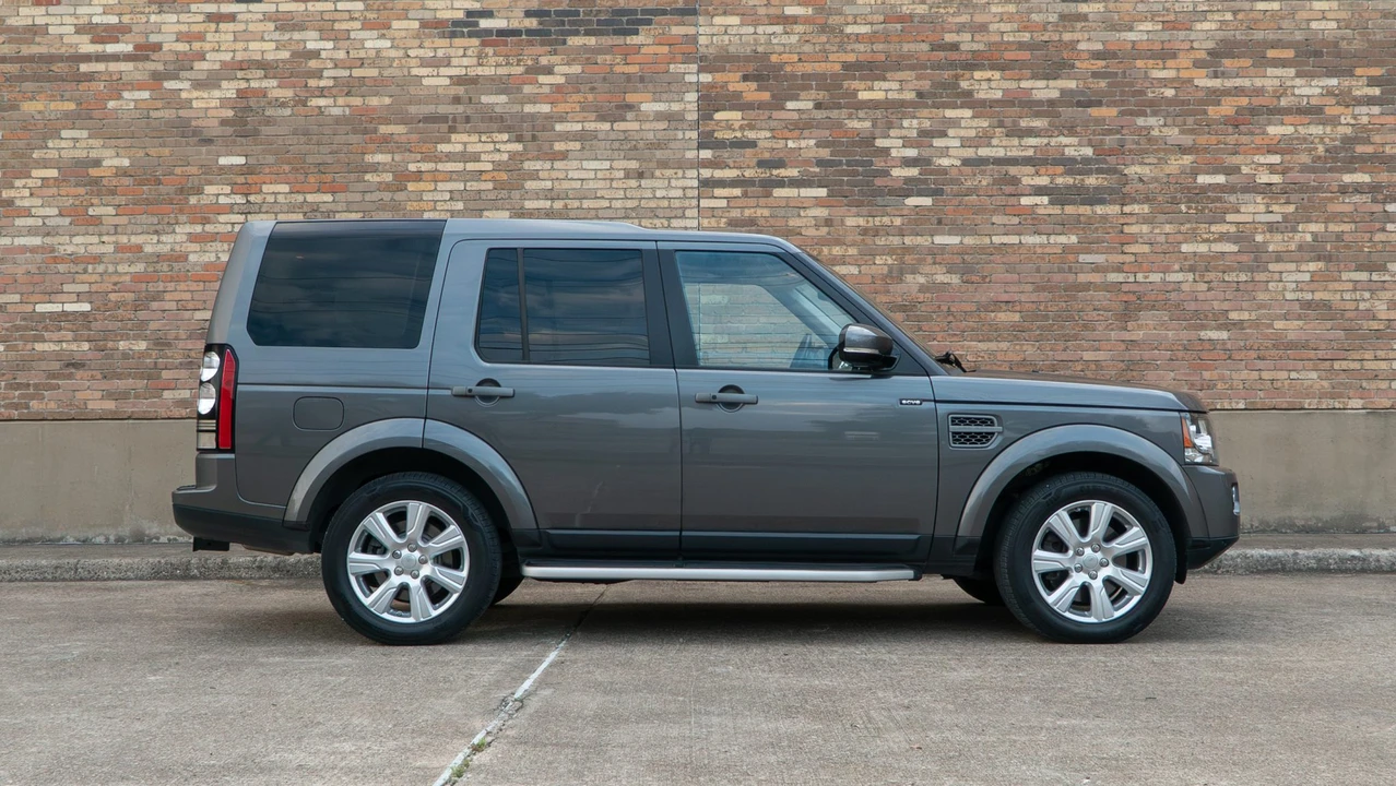 2015 Land Rover Discovery 4th Gen - Image 15 of 31