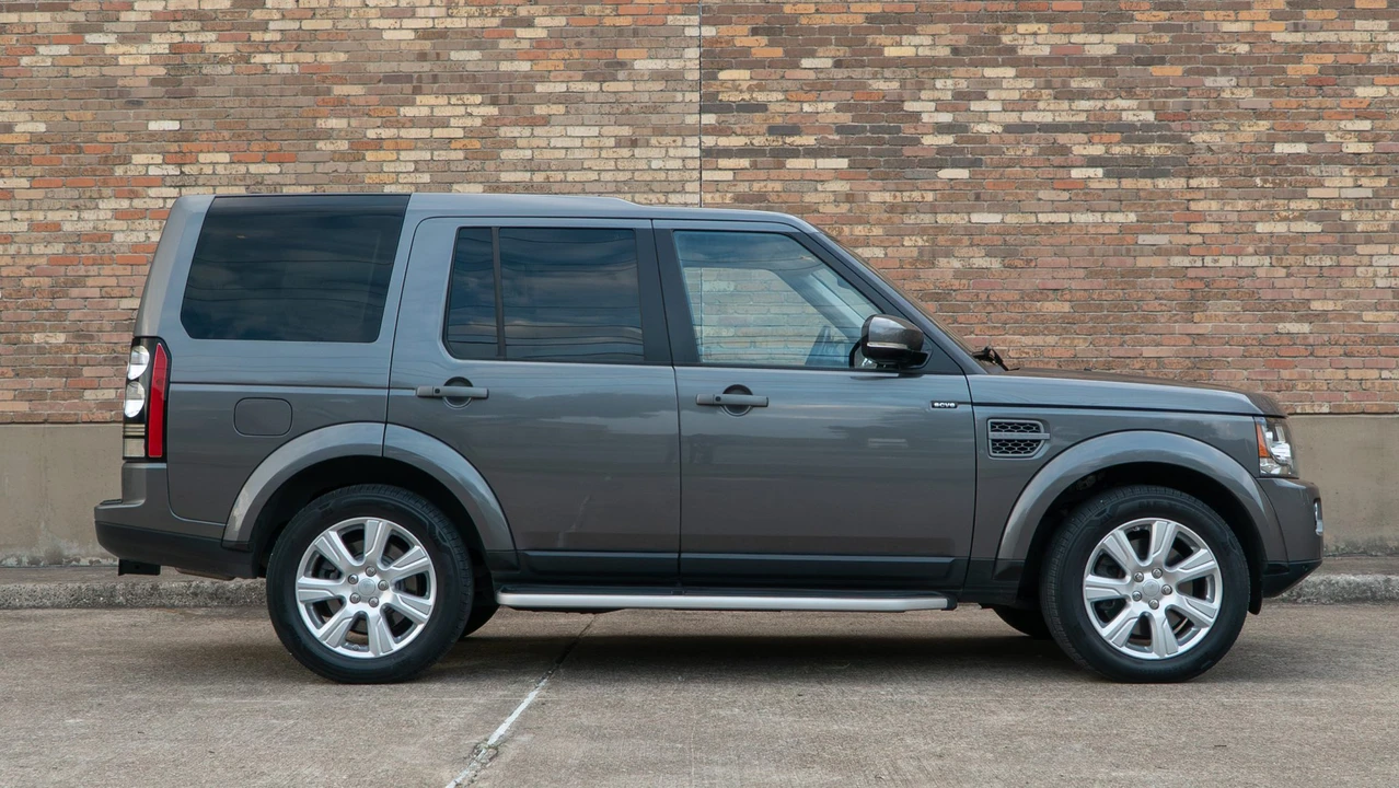 2015 Land Rover Discovery 4th Gen - Image 16 of 31