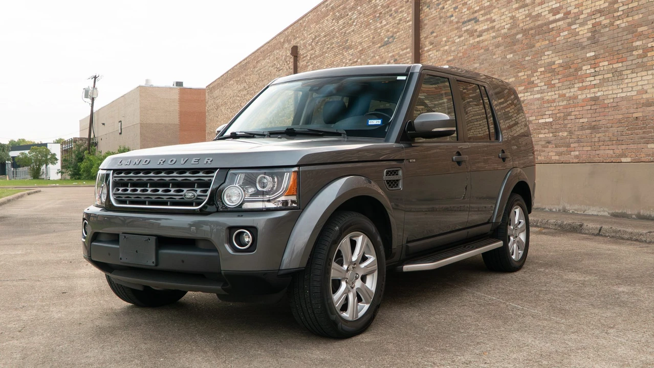 2015 Land Rover Discovery 4th Gen - Image 2 of 31