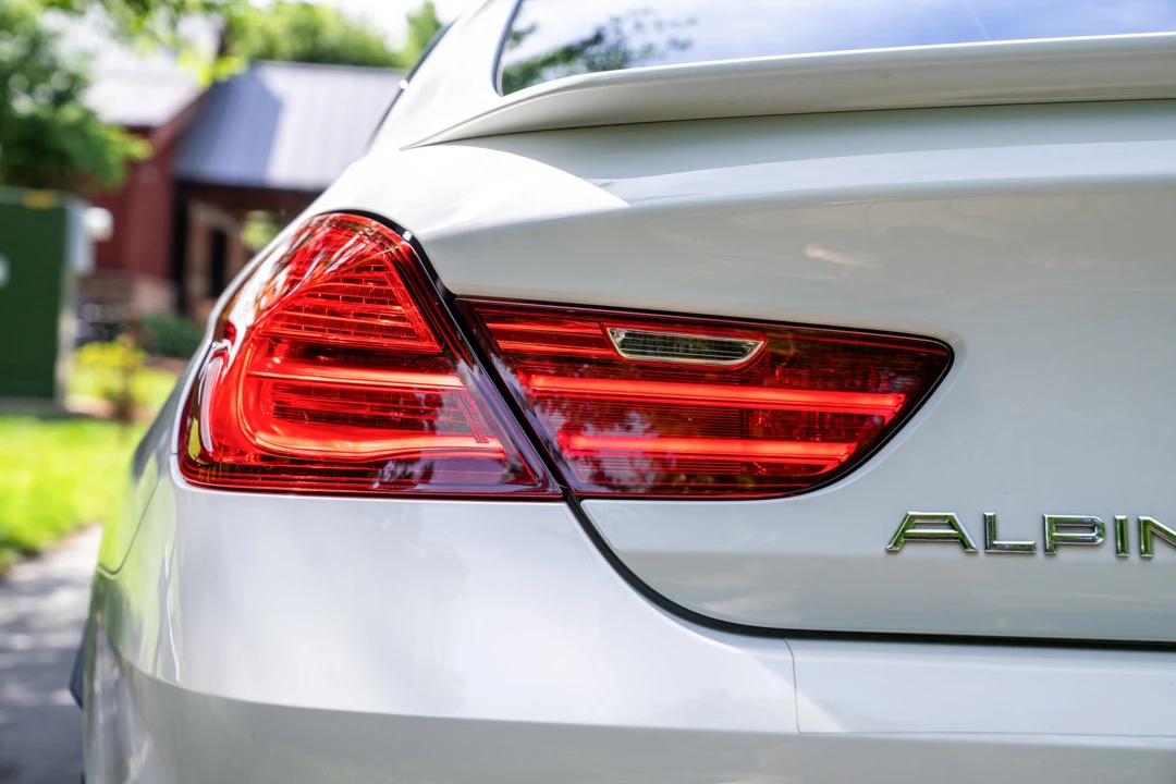2017 BMW Alpina B6 - Image 27 of 31