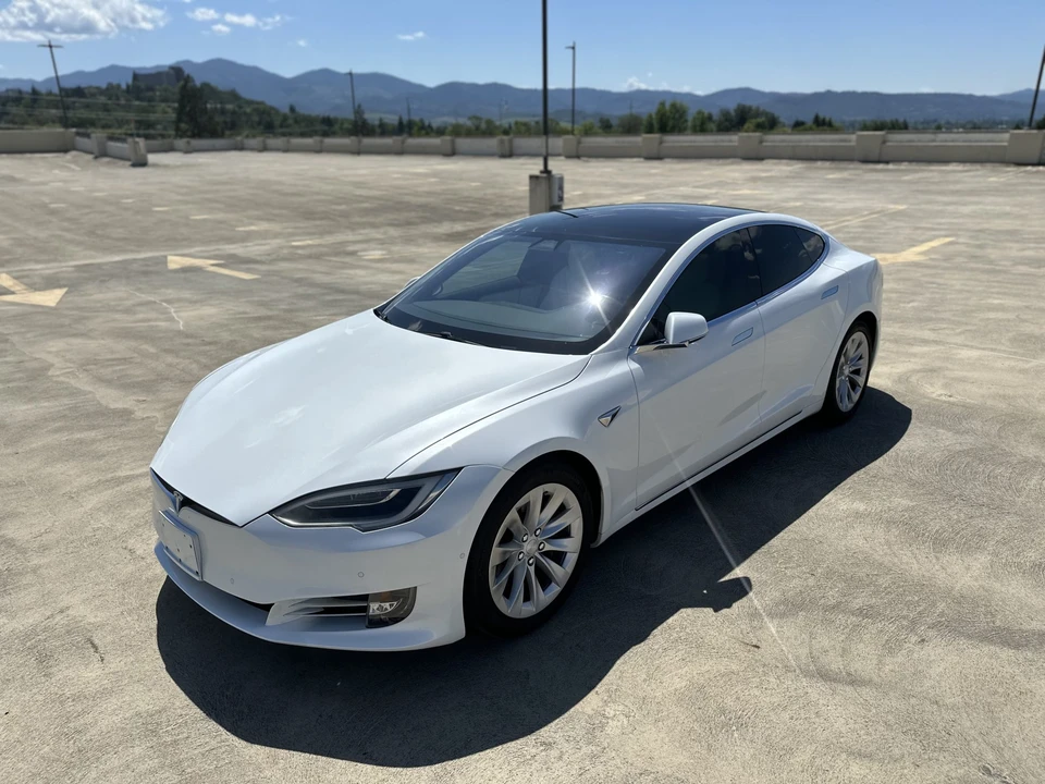 2017 Tesla Model S - Image 4 of 31