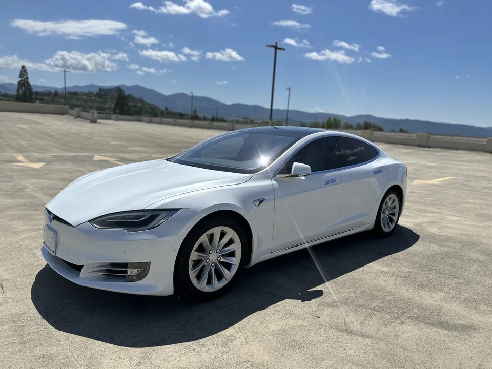 2017 Tesla Model S - Image 3 of 31