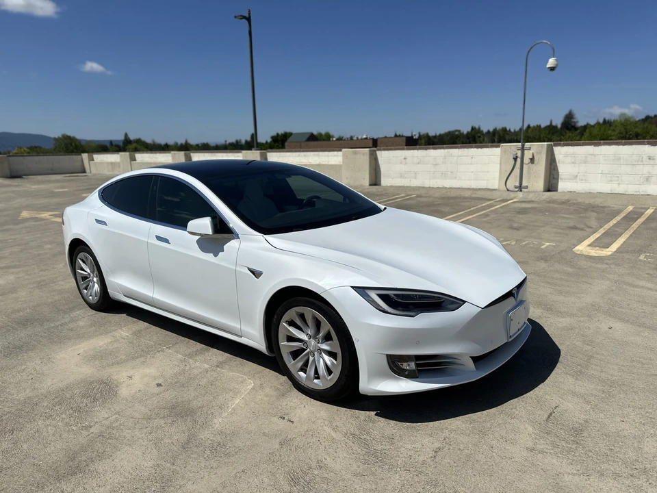 2017 Tesla Model S - Image 31 of 31