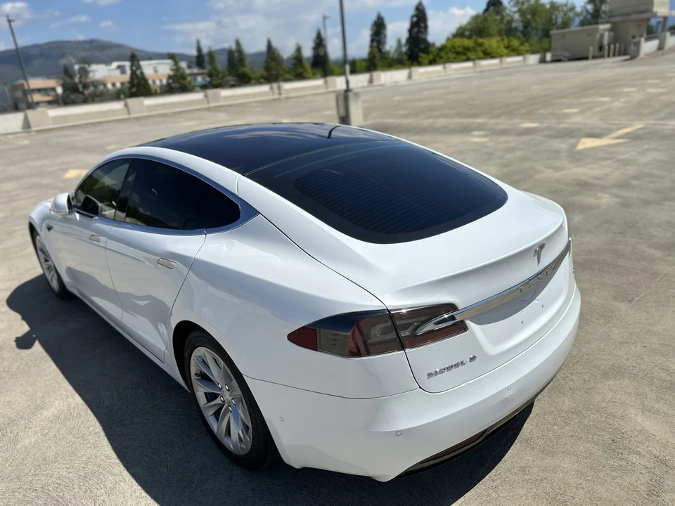 2017 Tesla Model S - Image 13 of 31