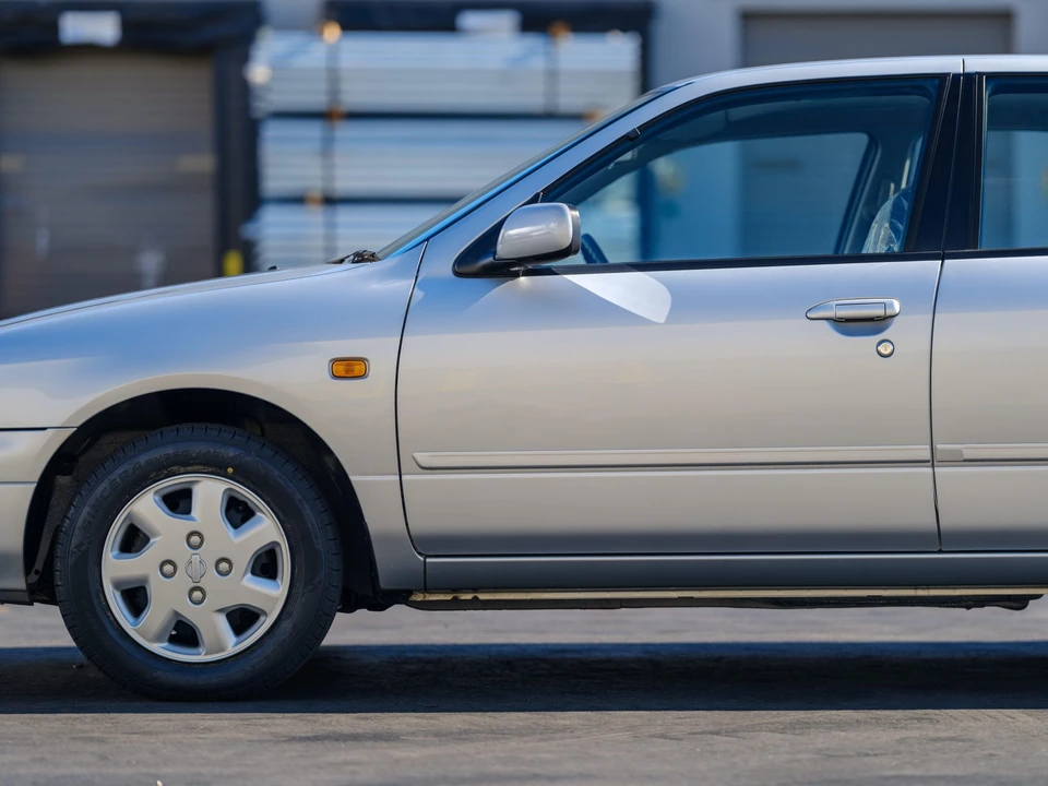 1997 Nissan Primera 2nd Gen - Image 26 of 31