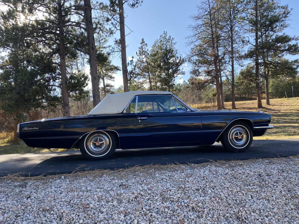 1966 Ford Thunderbird 4th Gen - Image 11 of 31