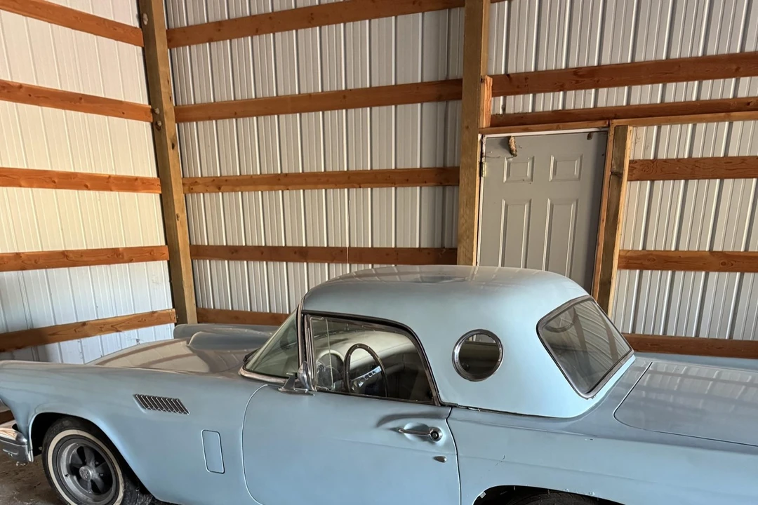 1957 Ford Thunderbird 1st Gen - Image 25 of 31
