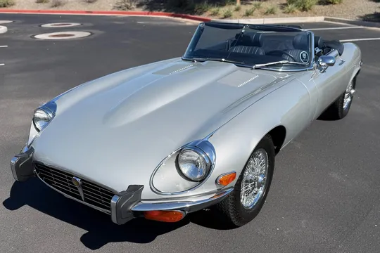 1973 Jaguar E-Type Series III Roadster V12 4-Speed