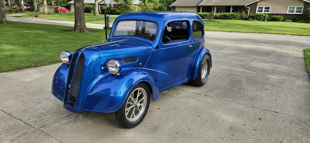 Ford Anglia - Image 2 of 31