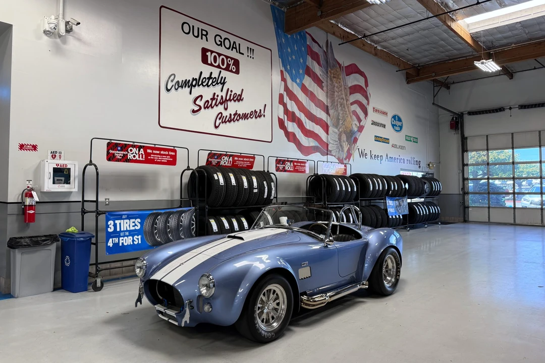 Shelby Cobra Replica - Image 25 of 31