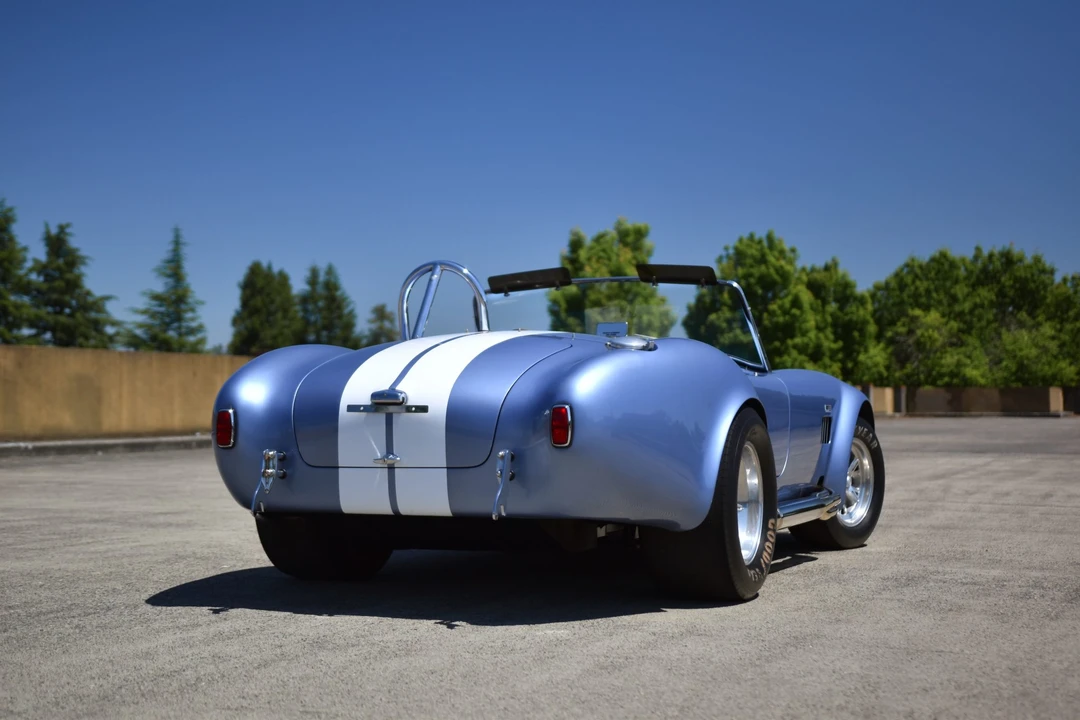 Shelby Cobra Replica - Image 17 of 31