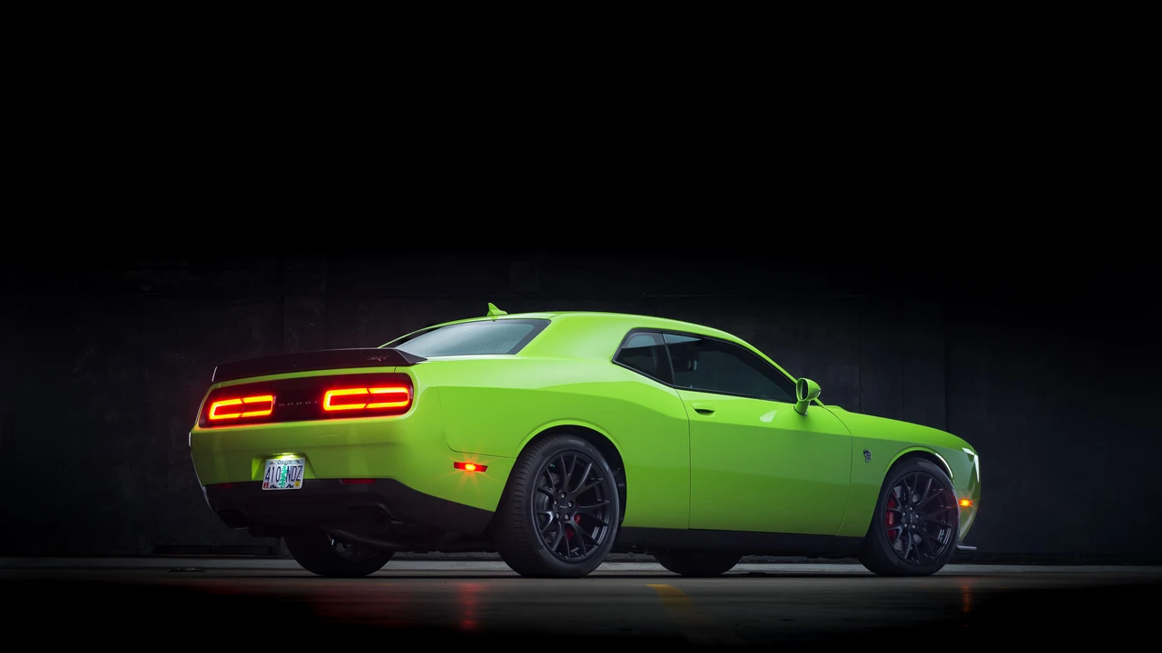 2015 Dodge Challenger SRT Hellcat 3rd Gen - Image 10 of 31