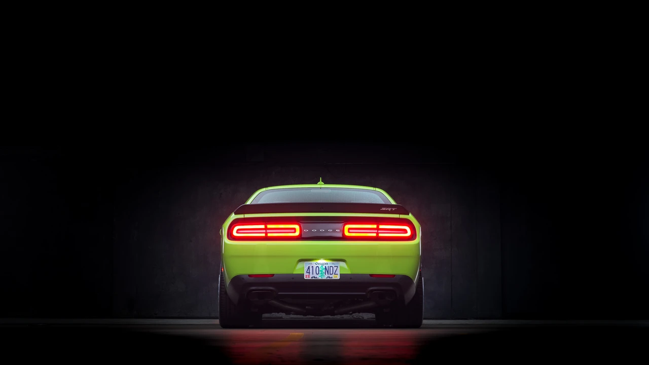 2015 Dodge Challenger SRT Hellcat 3rd Gen - Image 8 of 31