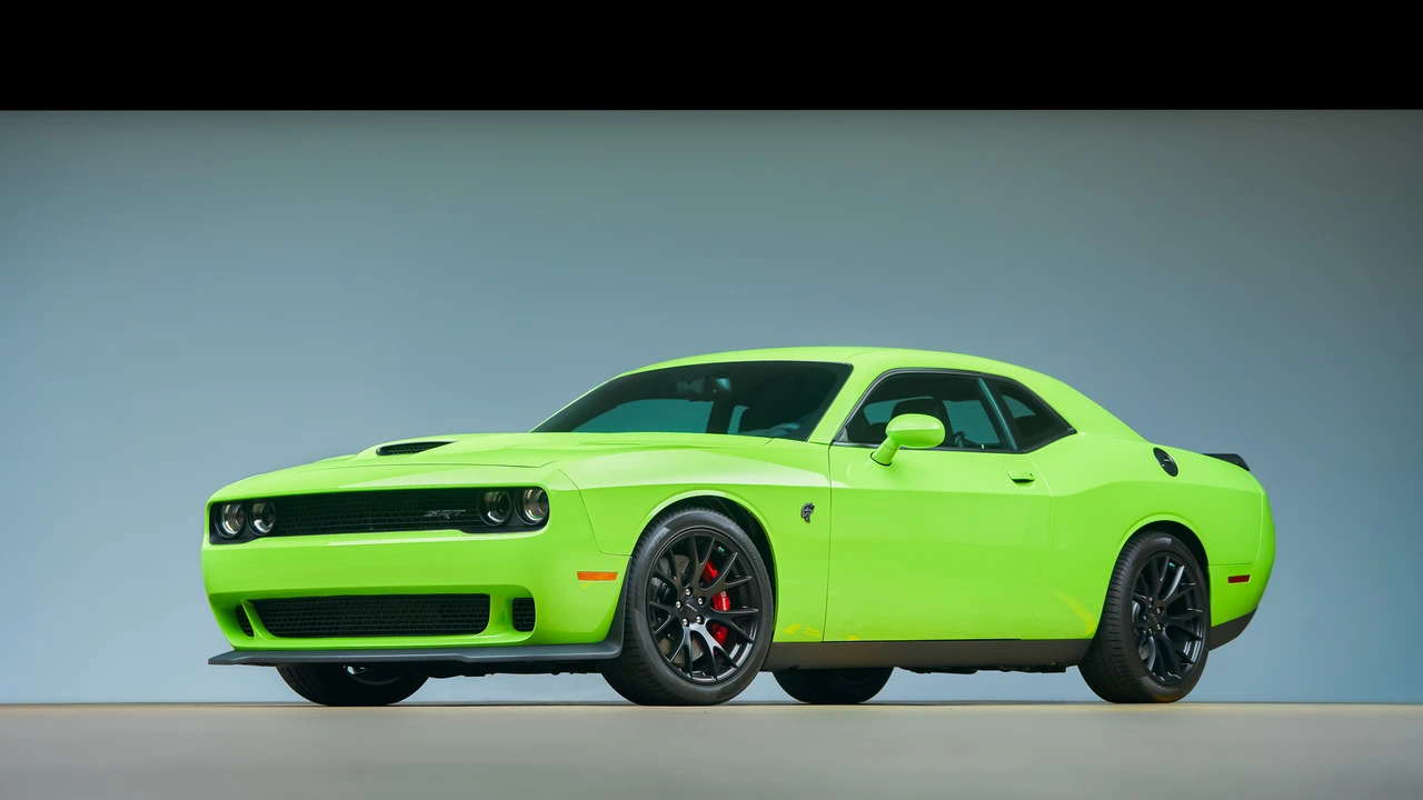 2015 Dodge Challenger SRT Hellcat 3rd Gen - Image 11 of 31