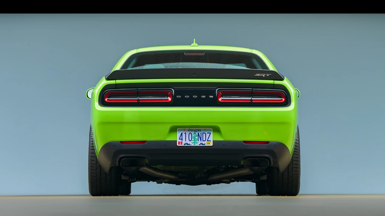 2015 Dodge Challenger SRT Hellcat 3rd Gen - Image 20 of 31