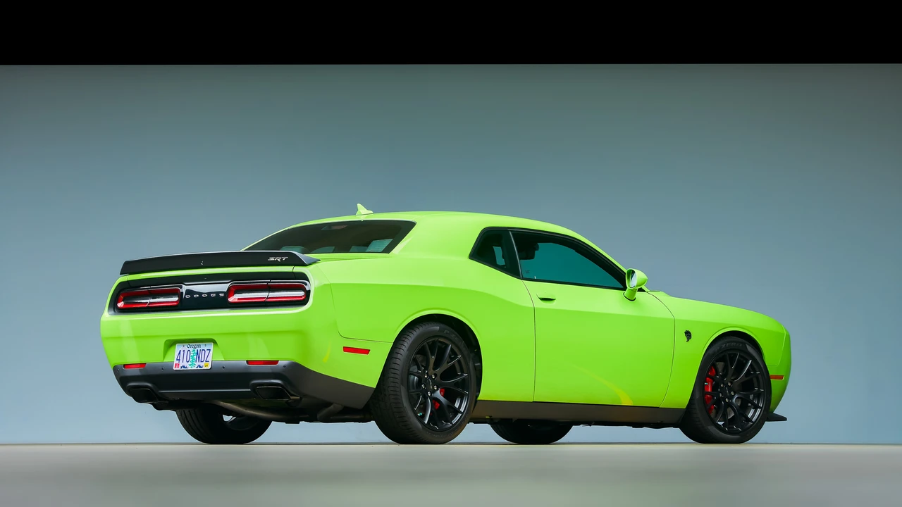 2015 Dodge Challenger SRT Hellcat 3rd Gen - Image 21 of 31