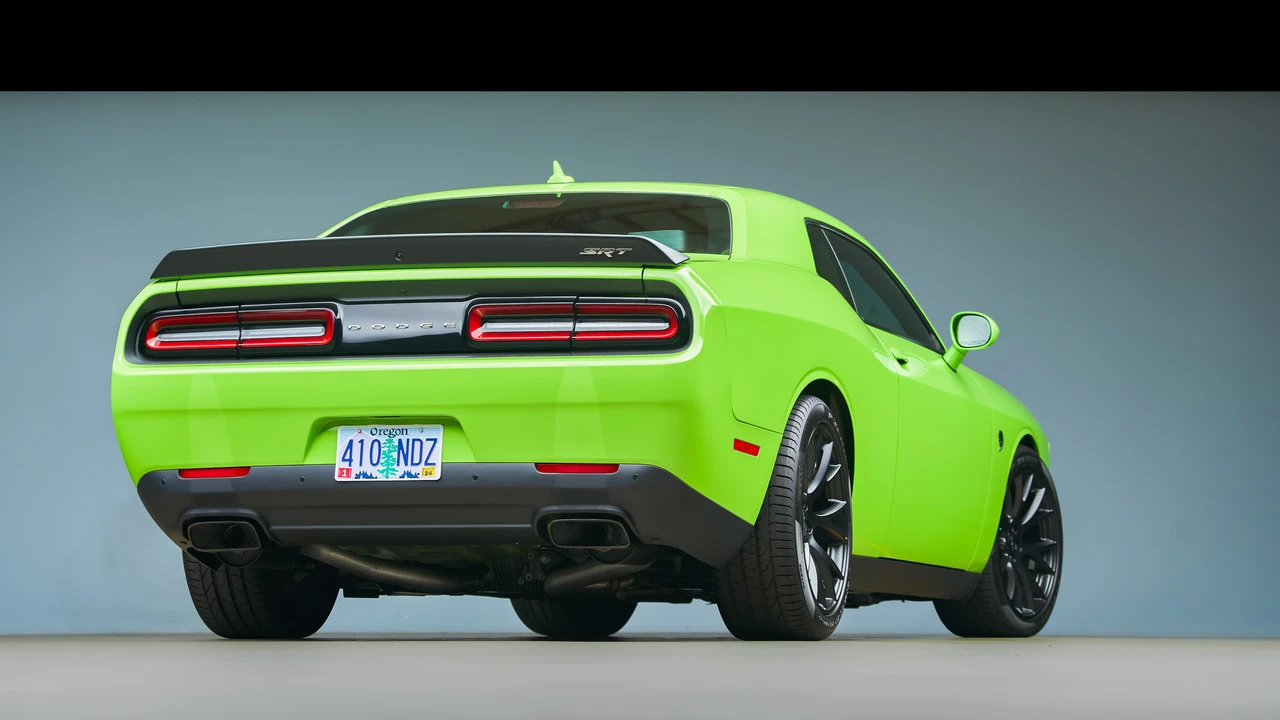 2015 Dodge Challenger SRT Hellcat 3rd Gen - Image 22 of 31
