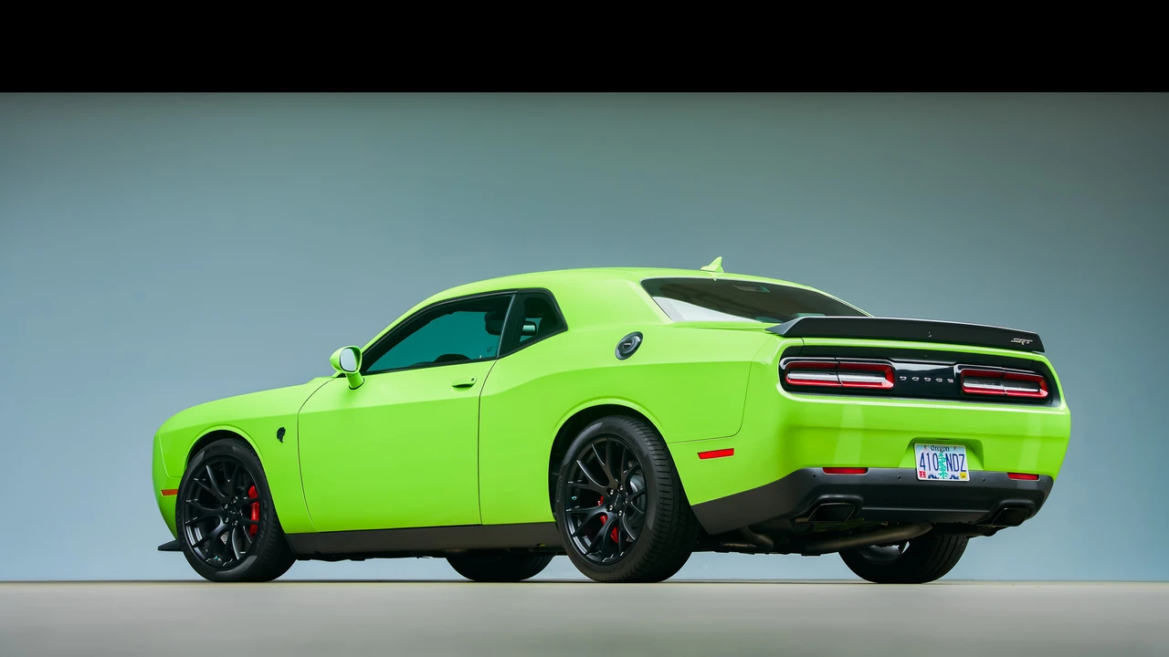 2015 Dodge Challenger SRT Hellcat 3rd Gen - Image 24 of 31