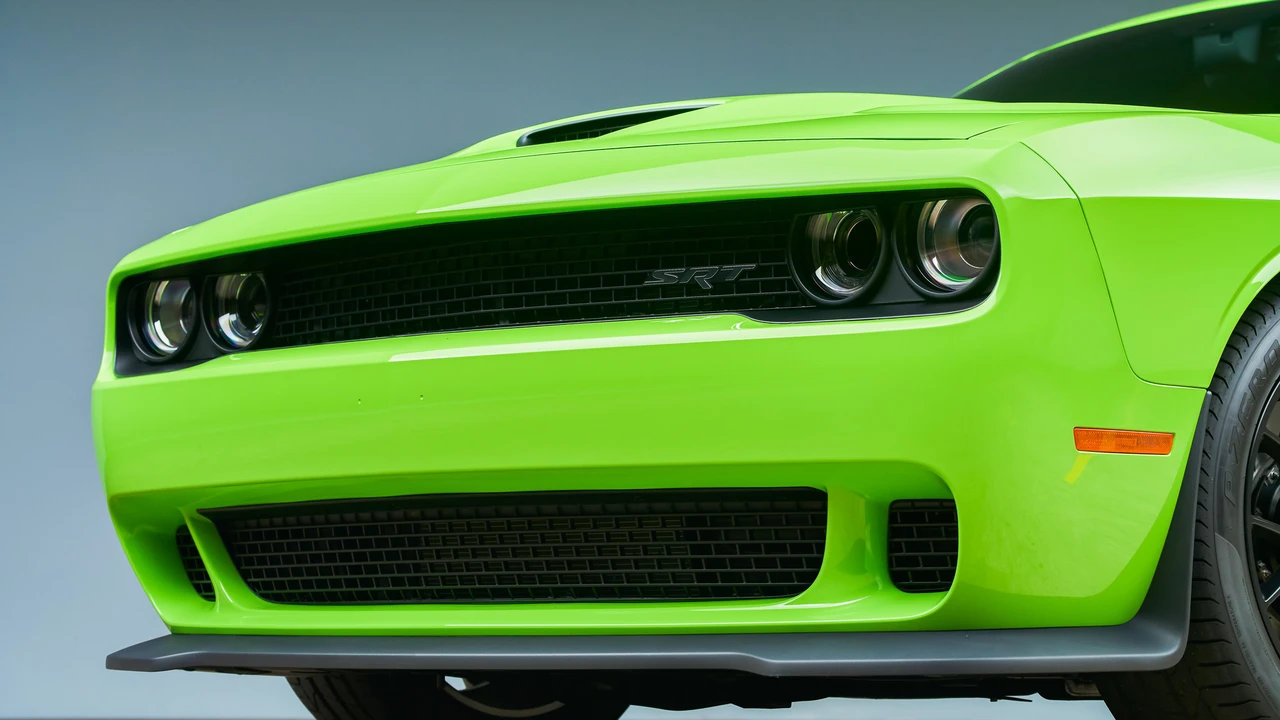 2015 Dodge Challenger SRT Hellcat 3rd Gen - Image 26 of 31