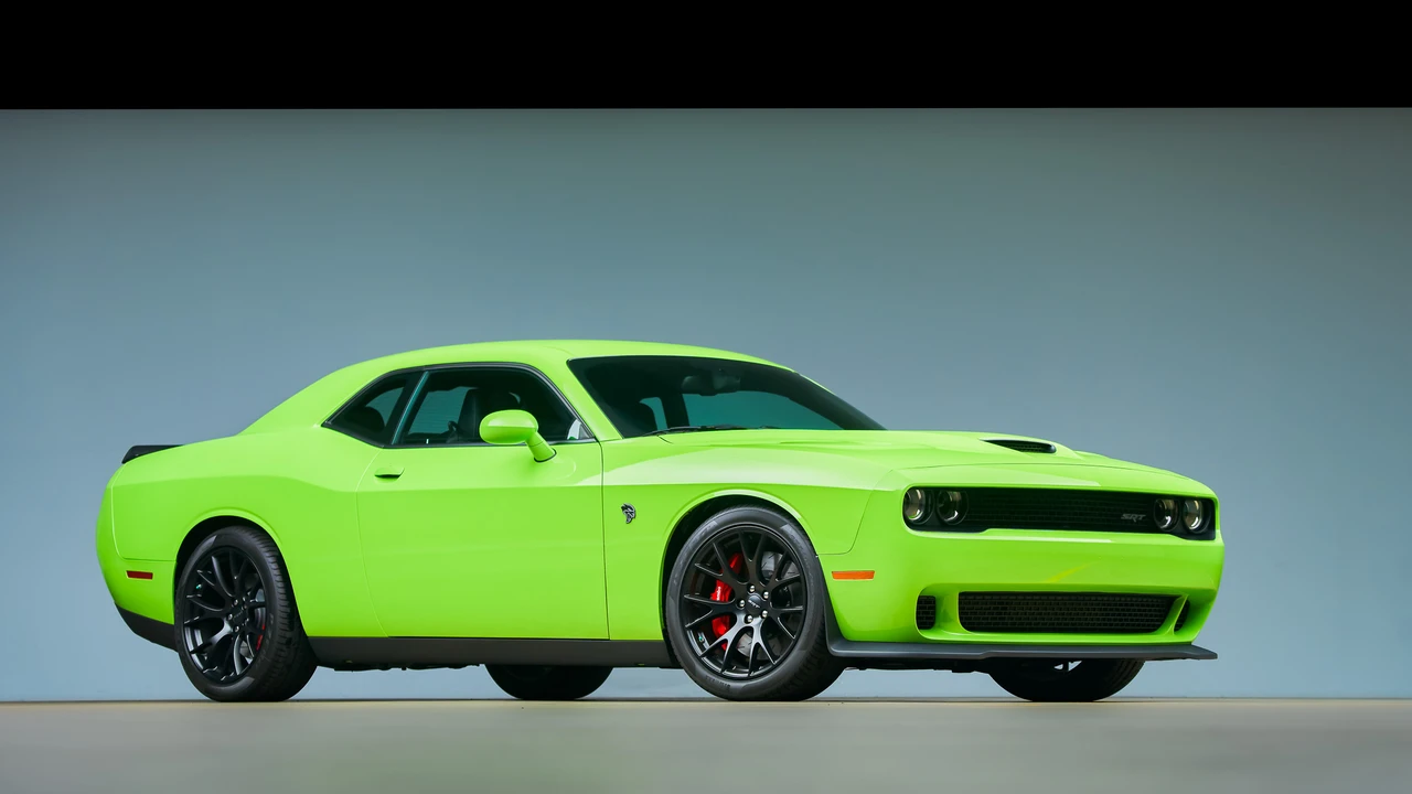 2015 Dodge Challenger SRT Hellcat 3rd Gen - Image 14 of 31