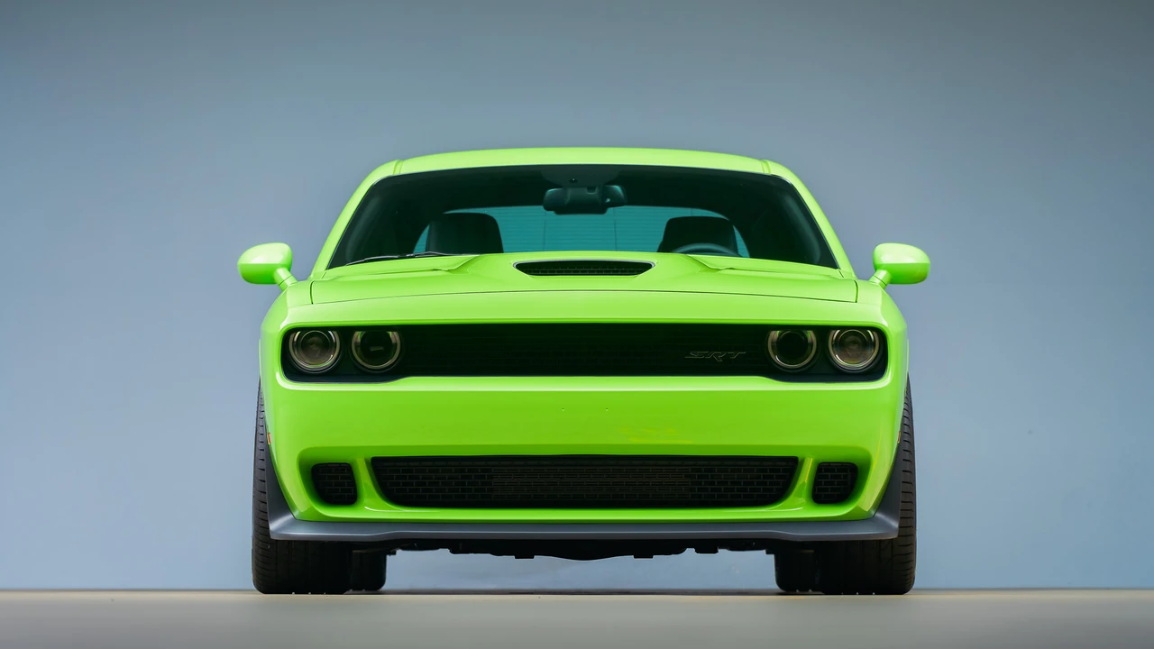 2015 Dodge Challenger SRT Hellcat 3rd Gen - Image 16 of 31