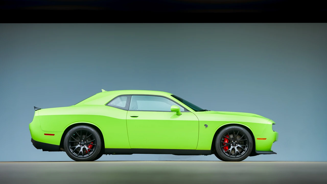 2015 Dodge Challenger SRT Hellcat 3rd Gen - Image 18 of 31
