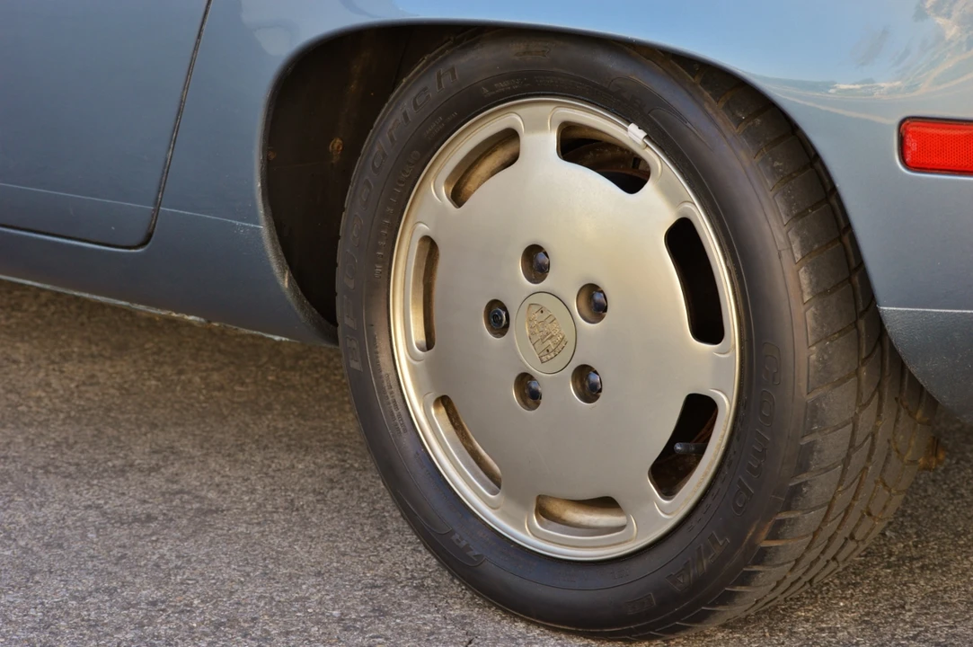 1983 Porsche 928 S - Image 27 of 31