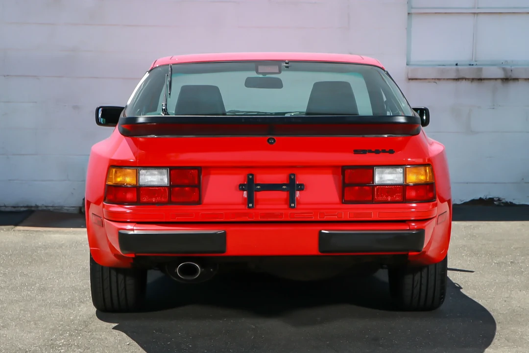 1986 Porsche 944 - Image 6 of 6