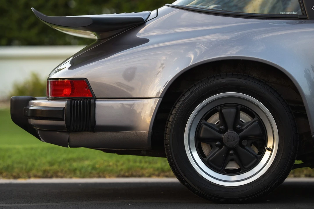 1988 Porsche 911 Carrera 3.2 - Image 24 of 31