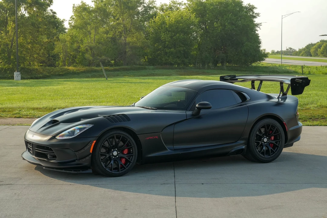2017 Dodge Viper ACR 5th Gen - Image 2 of 31