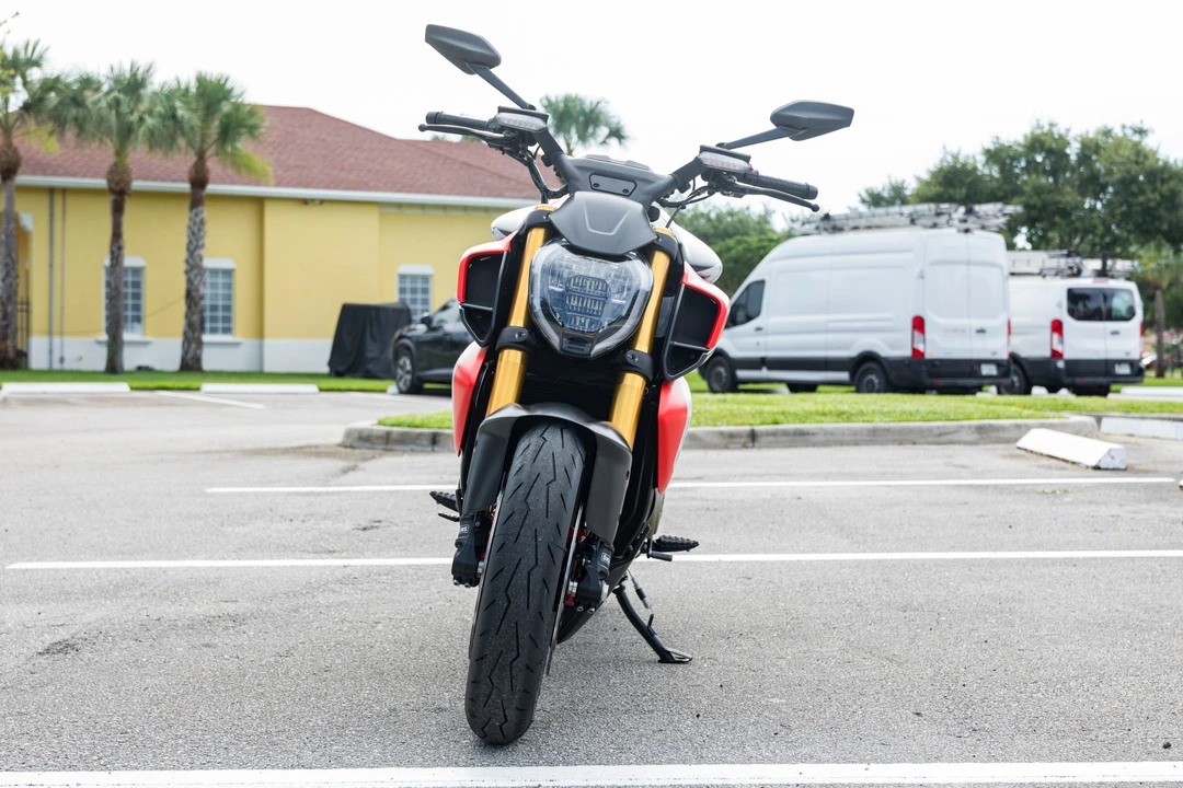 2026 Ducati Diavel - Image 9 of 31