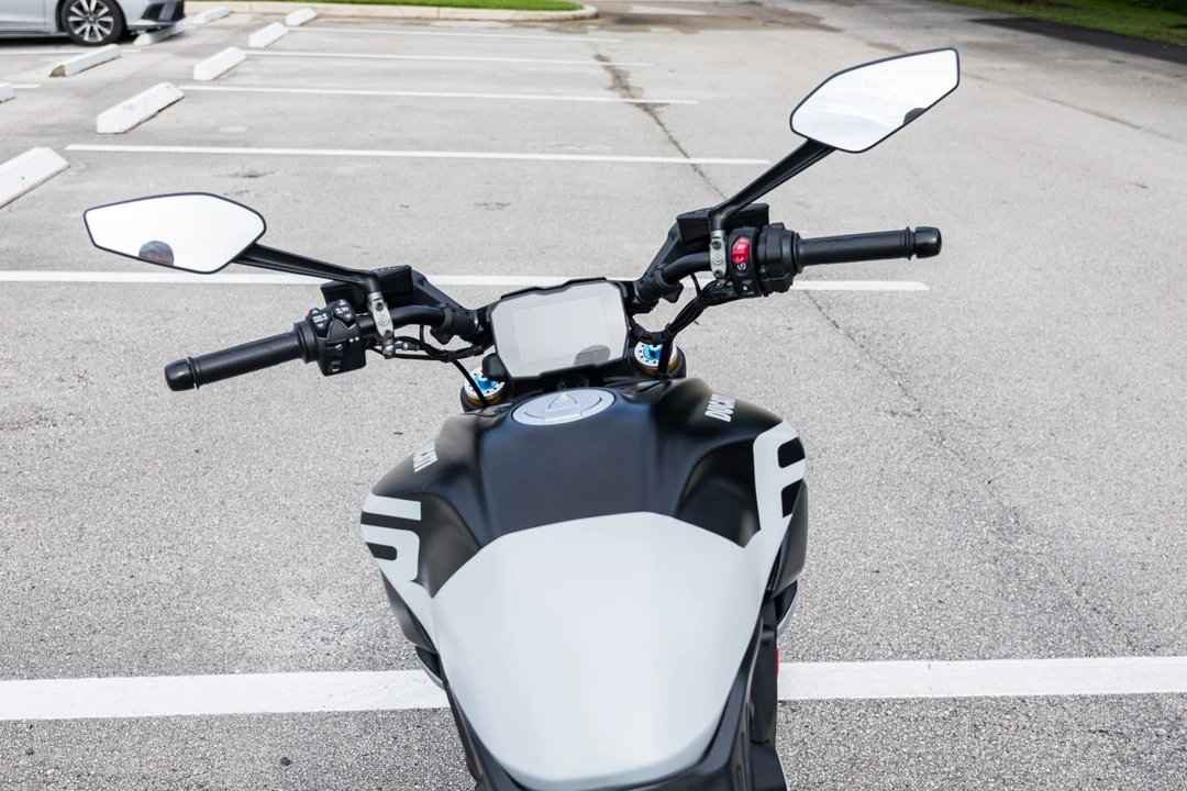 2026 Ducati Diavel - Image 21 of 31